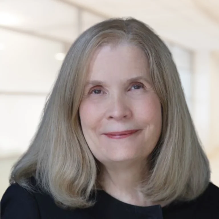 Harriet Ullman Headshot