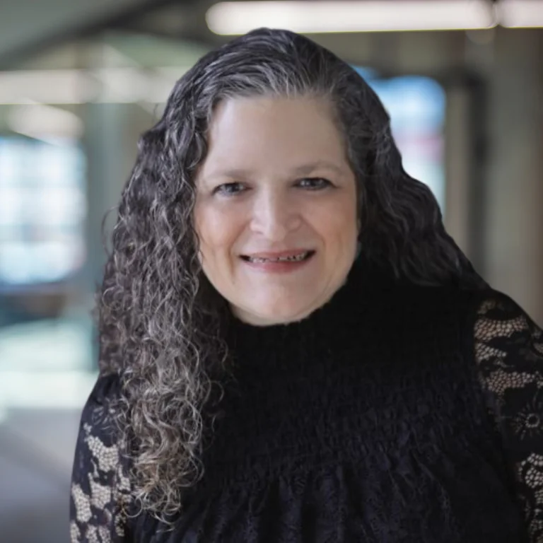 Lisa DeScenza Headshot